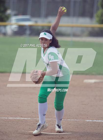 Thumbnail 2 in Eagle Rock vs Leuzinger photogallery.