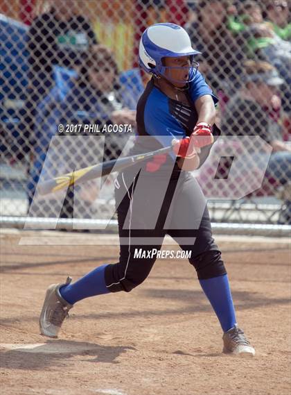 Thumbnail 2 in Eagle Rock vs Leuzinger photogallery.