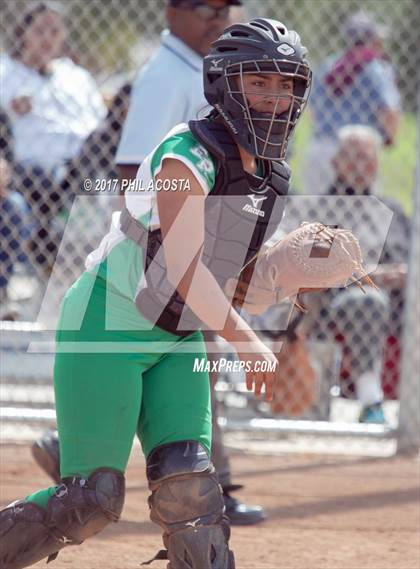 Thumbnail 2 in Eagle Rock vs Leuzinger photogallery.
