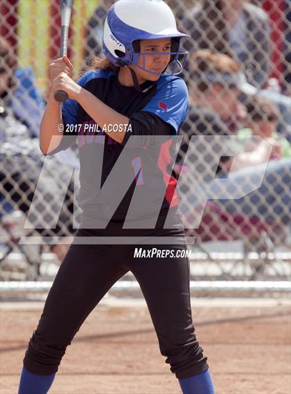 Thumbnail 2 in Eagle Rock vs Leuzinger photogallery.