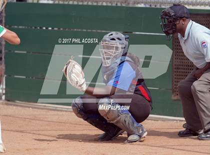 Thumbnail 2 in Eagle Rock vs Leuzinger photogallery.