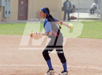 Thumbnail 1 in Eagle Rock vs Leuzinger photogallery.