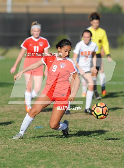 Thumbnail 2 in Tesoro vs. Huntington Beach (Mater Dei Premier Invitational) photogallery.