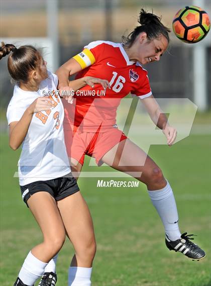 Thumbnail 3 in Tesoro vs. Huntington Beach (Mater Dei Premier Invitational) photogallery.