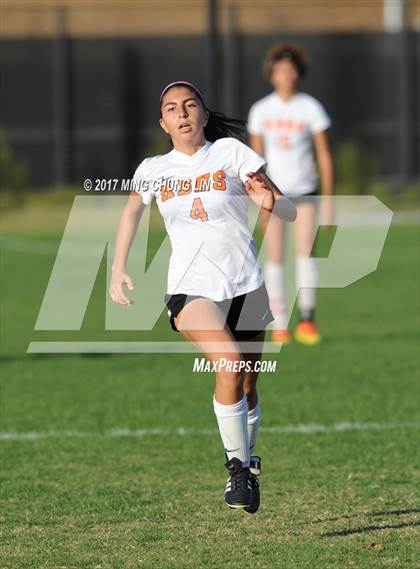 Thumbnail 1 in Tesoro vs. Huntington Beach (Mater Dei Premier Invitational) photogallery.