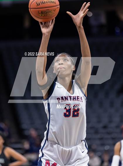 Thumbnail 1 in San Joaquin Memorial vs. Sage Hill (CIF Division II Championship) photogallery.