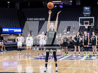 Thumbnail 3 in San Joaquin Memorial vs. Sage Hill (CIF Division II Championship) photogallery.