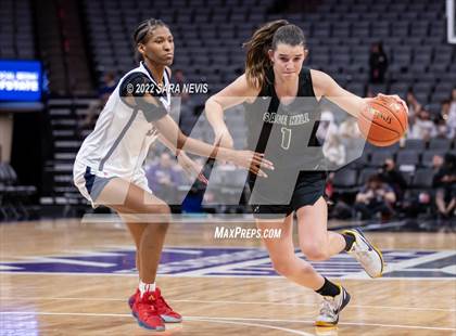 Thumbnail 3 in San Joaquin Memorial vs. Sage Hill (CIF Division II Championship) photogallery.
