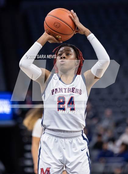 Thumbnail 2 in San Joaquin Memorial vs. Sage Hill (CIF Division II Championship) photogallery.