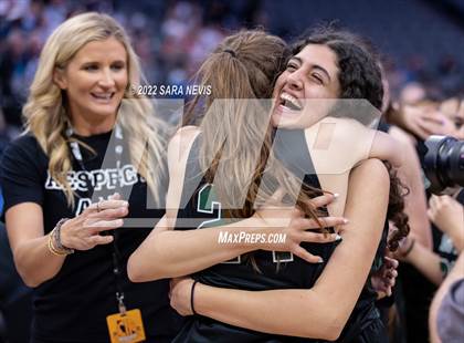 Thumbnail 2 in San Joaquin Memorial vs. Sage Hill (CIF Division II Championship) photogallery.
