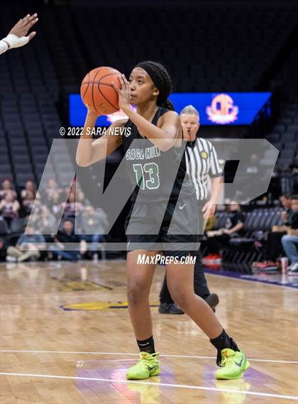 Thumbnail 2 in San Joaquin Memorial vs. Sage Hill (CIF Division II Championship) photogallery.