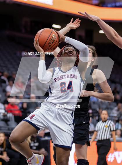 Thumbnail 3 in San Joaquin Memorial vs. Sage Hill (CIF Division II Championship) photogallery.