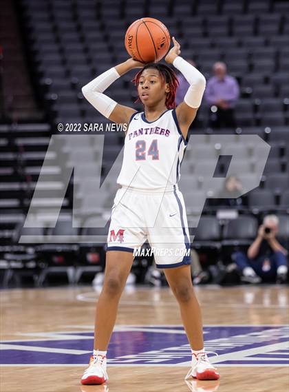 Thumbnail 2 in San Joaquin Memorial vs. Sage Hill (CIF Division II Championship) photogallery.