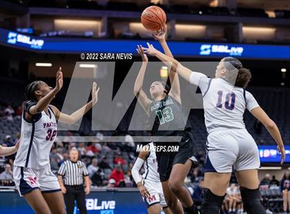 Thumbnail 2 in San Joaquin Memorial vs. Sage Hill (CIF Division II Championship) photogallery.