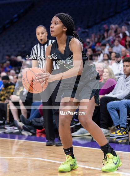 Thumbnail 2 in San Joaquin Memorial vs. Sage Hill (CIF Division II Championship) photogallery.