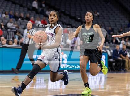Thumbnail 3 in San Joaquin Memorial vs. Sage Hill (CIF Division II Championship) photogallery.