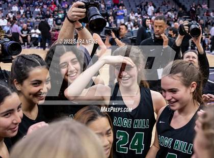 Thumbnail 3 in San Joaquin Memorial vs. Sage Hill (CIF Division II Championship) photogallery.