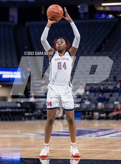 Thumbnail 3 in San Joaquin Memorial vs. Sage Hill (CIF Division II Championship) photogallery.