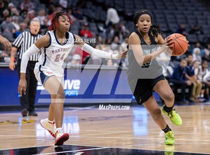 Thumbnail 3 in San Joaquin Memorial vs. Sage Hill (CIF Division II Championship) photogallery.