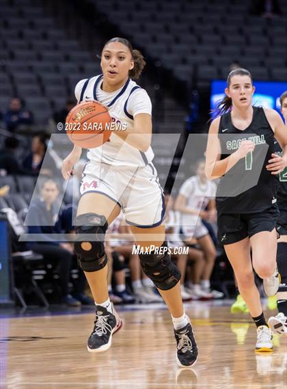 Thumbnail 2 in San Joaquin Memorial vs. Sage Hill (CIF Division II Championship) photogallery.