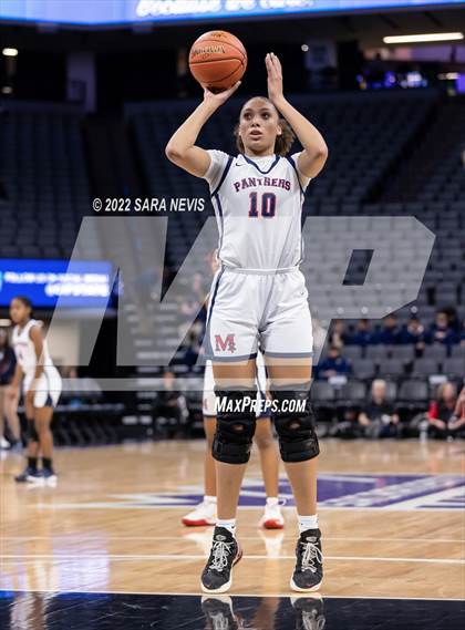 Thumbnail 2 in San Joaquin Memorial vs. Sage Hill (CIF Division II Championship) photogallery.