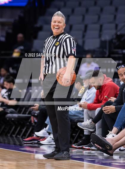 Thumbnail 1 in San Joaquin Memorial vs. Sage Hill (CIF Division II Championship) photogallery.