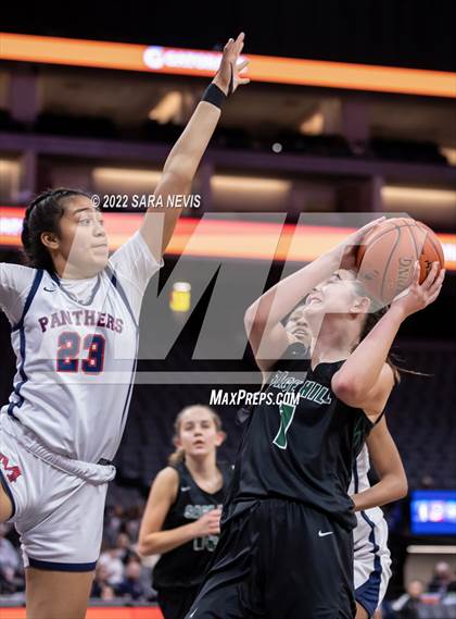 Thumbnail 2 in San Joaquin Memorial vs. Sage Hill (CIF Division II Championship) photogallery.