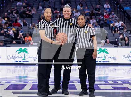Thumbnail 1 in San Joaquin Memorial vs. Sage Hill (CIF Division II Championship) photogallery.