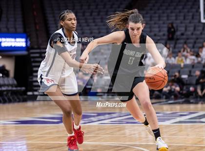 Thumbnail 1 in San Joaquin Memorial vs. Sage Hill (CIF Division II Championship) photogallery.
