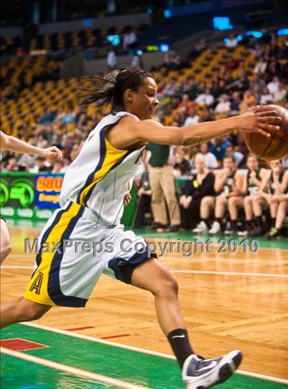 Thumbnail 3 in Mansfield vs. Andover (MIAA D1 Semifinal) photogallery.