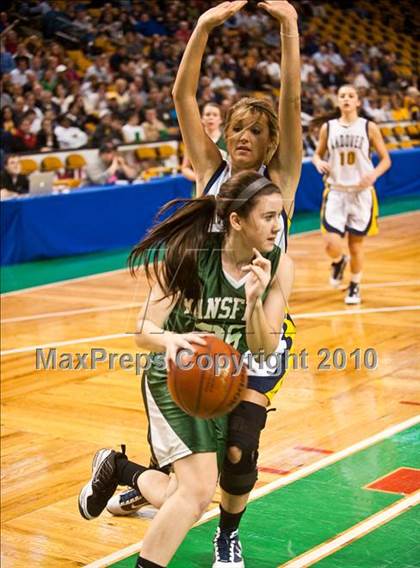 Thumbnail 1 in Mansfield vs. Andover (MIAA D1 Semifinal) photogallery.
