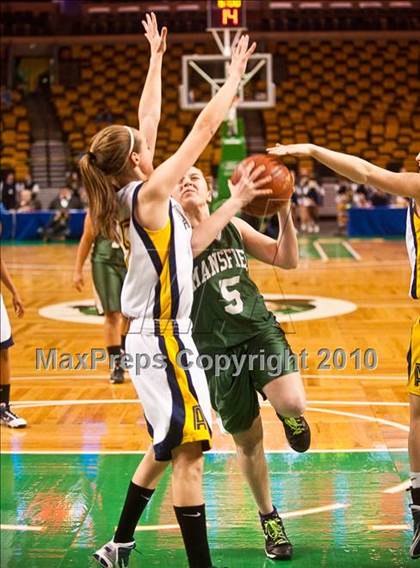 Thumbnail 3 in Mansfield vs. Andover (MIAA D1 Semifinal) photogallery.