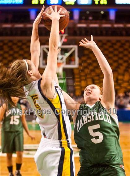 Thumbnail 1 in Mansfield vs. Andover (MIAA D1 Semifinal) photogallery.