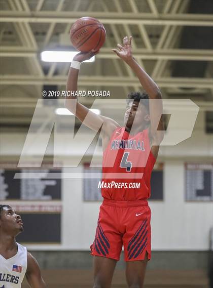 Thumbnail 2 in Bakersfield vs. San Joaquin Memorial (Nike Invitational) photogallery.