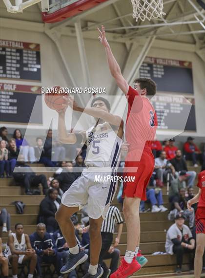 Thumbnail 2 in Bakersfield vs. San Joaquin Memorial (Nike Invitational) photogallery.