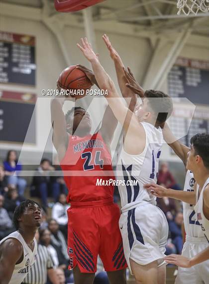 Thumbnail 1 in Bakersfield vs. San Joaquin Memorial (Nike Invitational) photogallery.