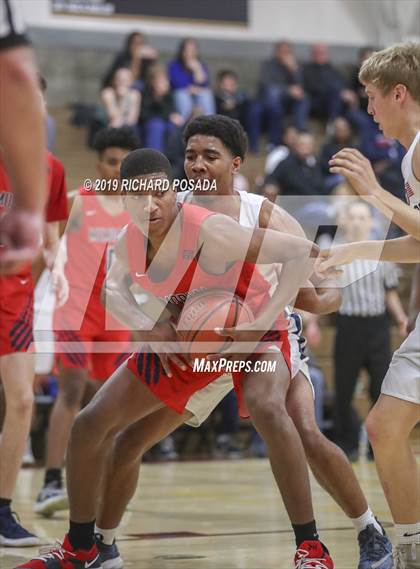 Thumbnail 2 in Bakersfield vs. San Joaquin Memorial (Nike Invitational) photogallery.