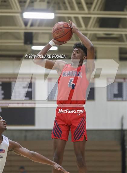 Thumbnail 1 in Bakersfield vs. San Joaquin Memorial (Nike Invitational) photogallery.