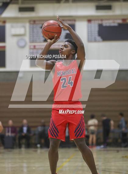 Thumbnail 3 in Bakersfield vs. San Joaquin Memorial (Nike Invitational) photogallery.