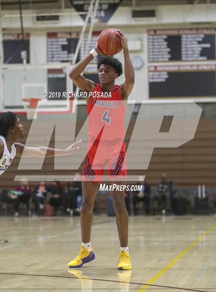 Thumbnail 3 in Bakersfield vs. San Joaquin Memorial (Nike Invitational) photogallery.