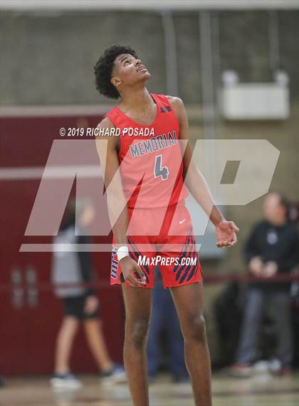 Thumbnail 1 in Bakersfield vs. San Joaquin Memorial (Nike Invitational) photogallery.