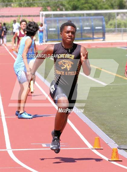 Thumbnail 1 in Bay Valley Athletic League Championship photogallery.