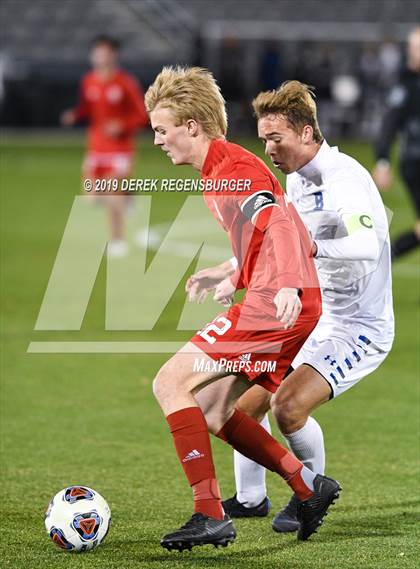 Thumbnail 2 in Regis Jesuit vs Broomfield (CHSAA 5A Final)  photogallery.