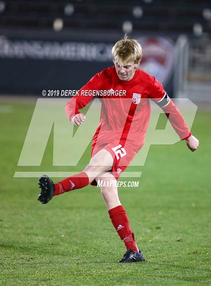 Thumbnail 3 in Regis Jesuit vs Broomfield (CHSAA 5A Final)  photogallery.