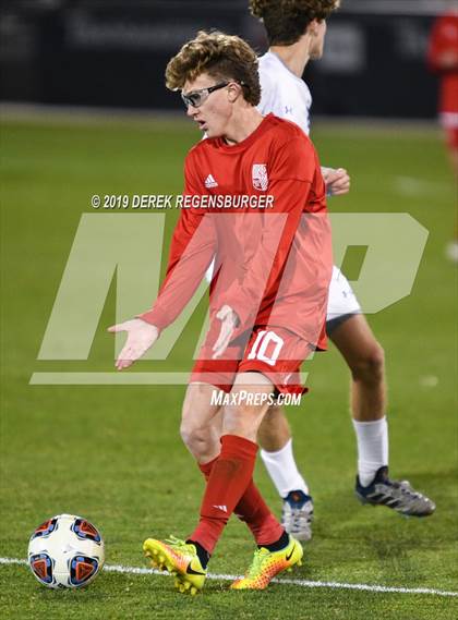 Thumbnail 2 in Regis Jesuit vs Broomfield (CHSAA 5A Final)  photogallery.