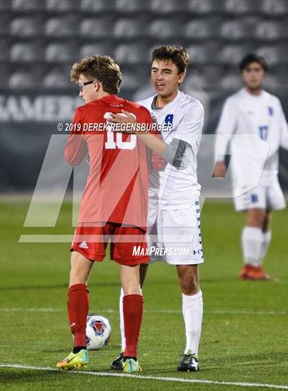Thumbnail 2 in Regis Jesuit vs Broomfield (CHSAA 5A Final)  photogallery.