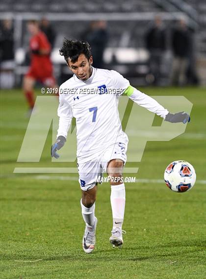 Thumbnail 1 in Regis Jesuit vs Broomfield (CHSAA 5A Final)  photogallery.