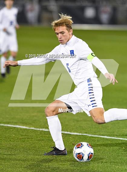 Thumbnail 2 in Regis Jesuit vs Broomfield (CHSAA 5A Final)  photogallery.