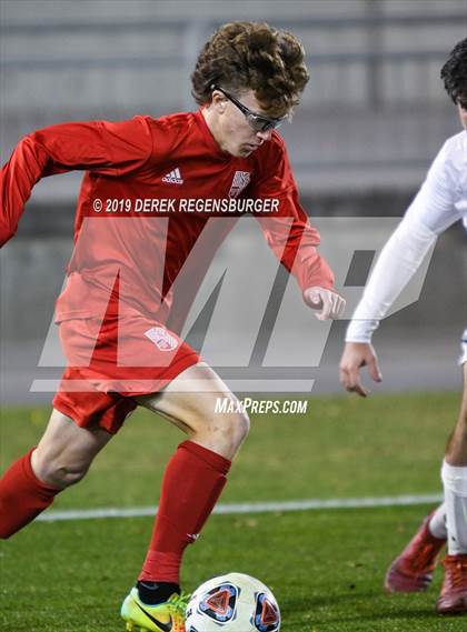 Thumbnail 1 in Regis Jesuit vs Broomfield (CHSAA 5A Final)  photogallery.