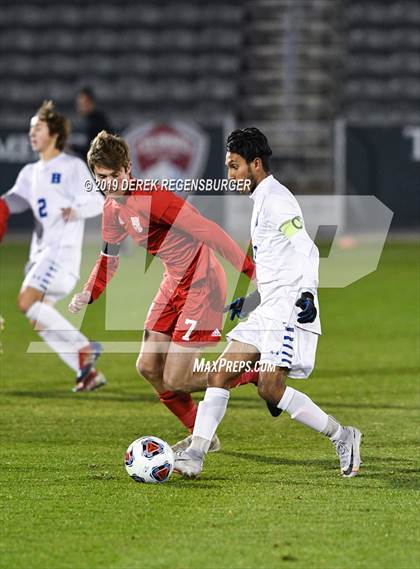 Thumbnail 2 in Regis Jesuit vs Broomfield (CHSAA 5A Final)  photogallery.